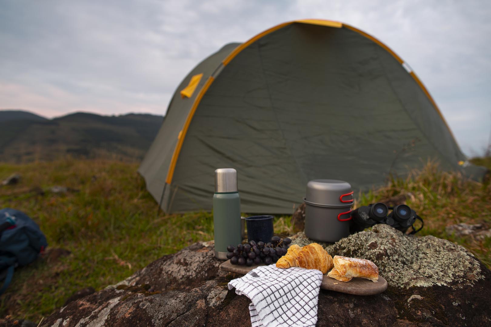 Bivouacking adventure with food